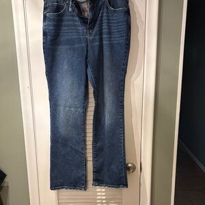 Maurices Everflex Dark Blue slim boot cut, curvy Jeans